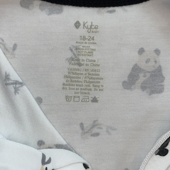 Kyte Baby Zippered Bamboo Romper in Panda- 18-24 months - Picture 3 of 6